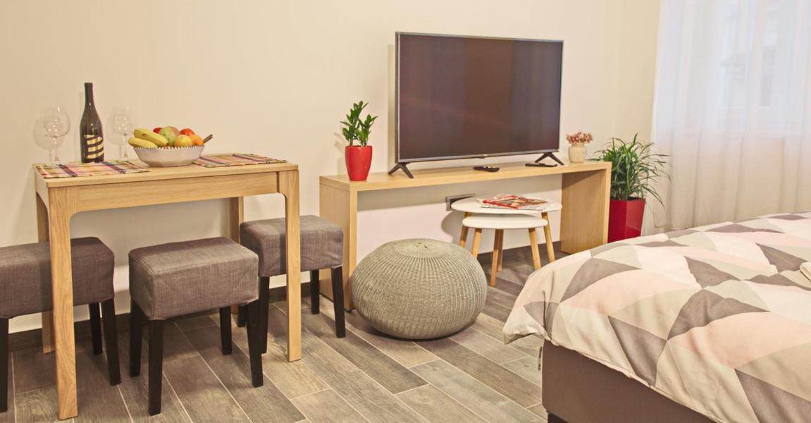 Apartmani Sterija Novi Sad Ngoại thất bức ảnh