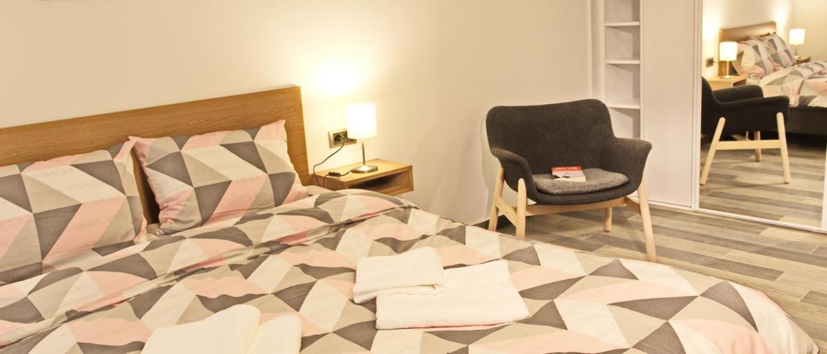 Apartmani Sterija Novi Sad Ngoại thất bức ảnh