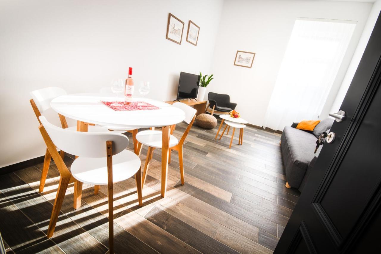 Apartmani Sterija Novi Sad Ngoại thất bức ảnh