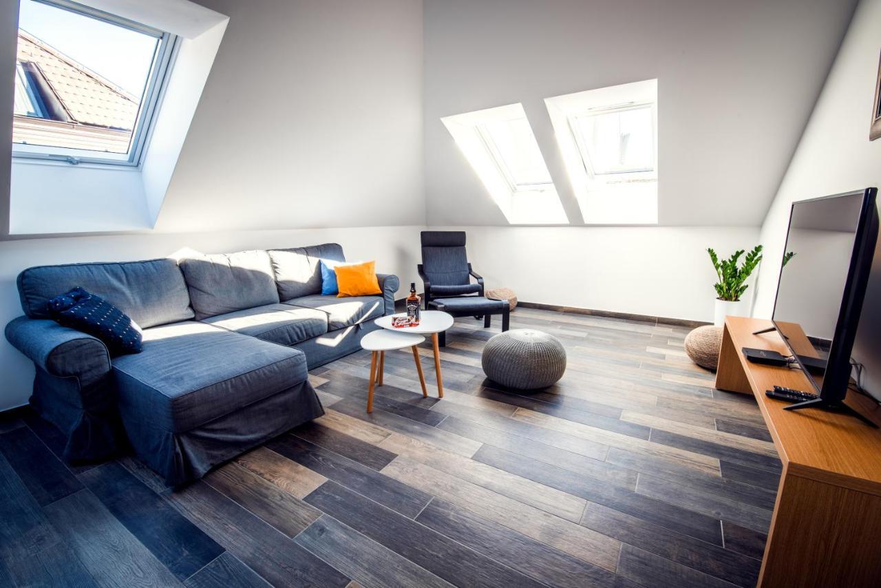 Apartmani Sterija Novi Sad Ngoại thất bức ảnh